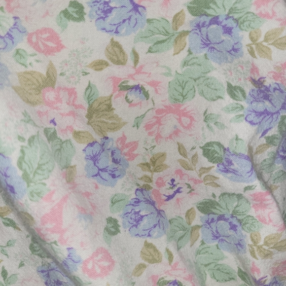 Ladies button up cotton blouse,mfg is unknown, sz is unknown pls see measurement - Picture 9 of 11